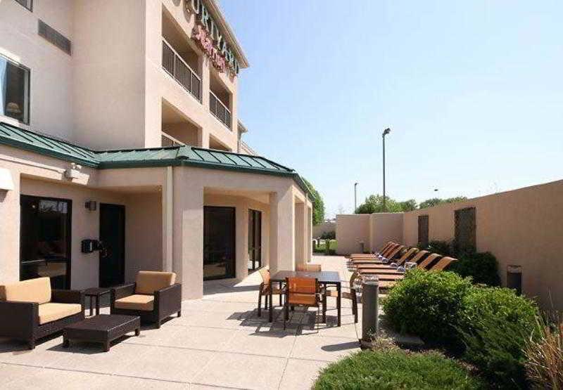 Courtyard By Marriott Topeka Zewnętrze zdjęcie