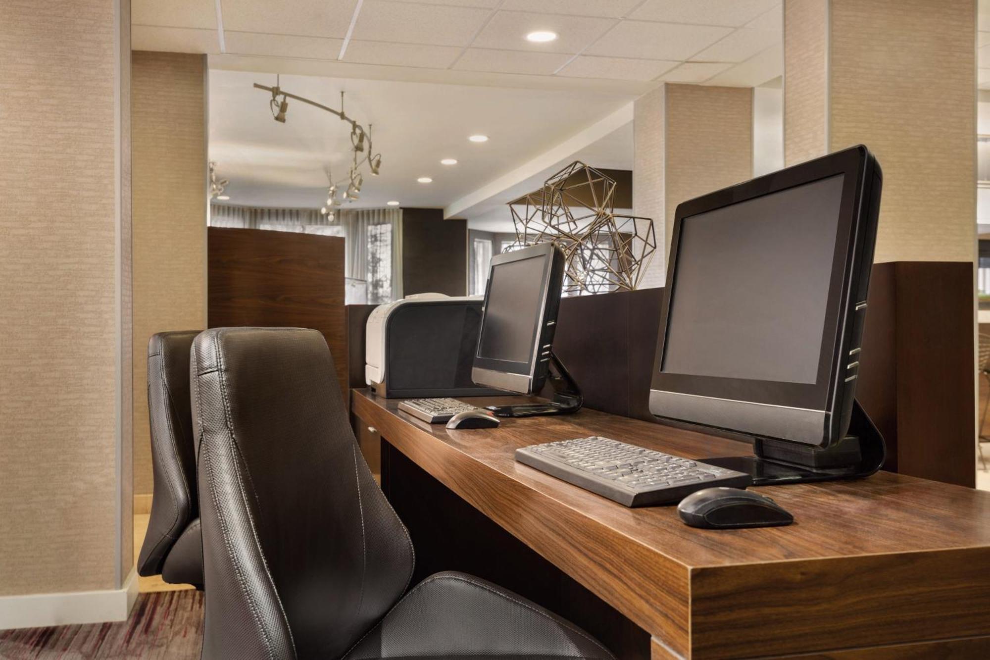 Courtyard By Marriott Topeka Zewnętrze zdjęcie