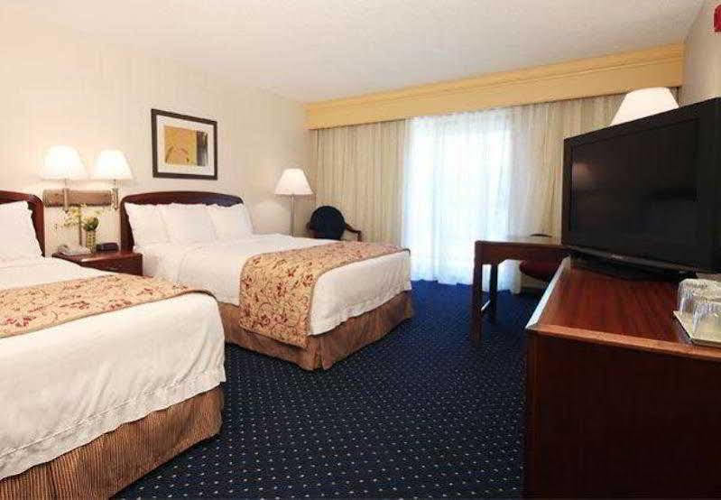 Courtyard By Marriott Topeka Zewnętrze zdjęcie