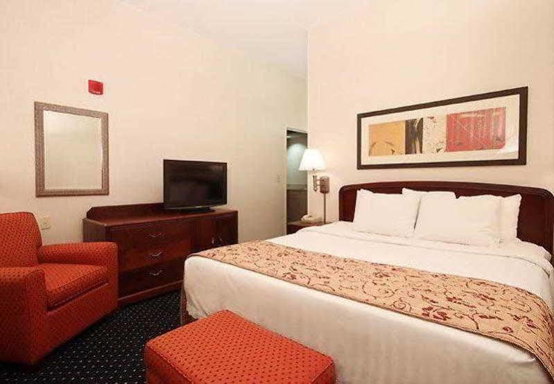Courtyard By Marriott Topeka Zewnętrze zdjęcie