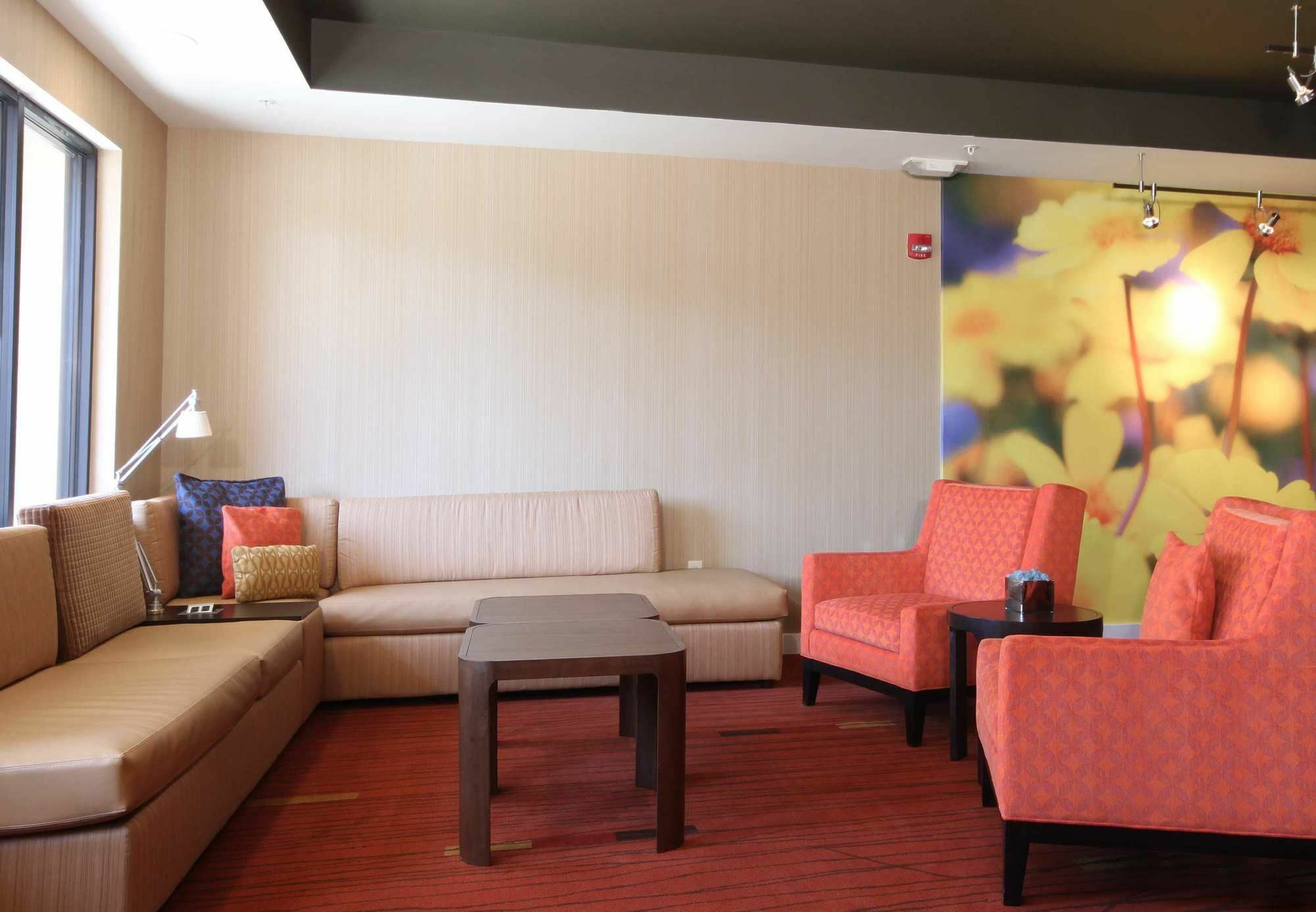 Courtyard By Marriott Topeka Zewnętrze zdjęcie